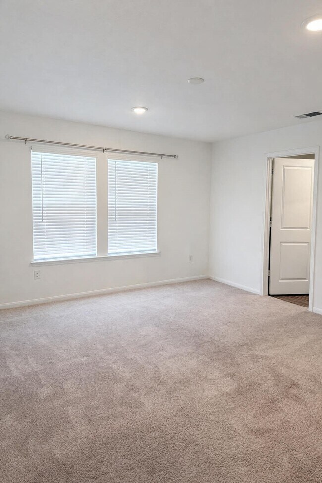 Building Photo - 17810 Plow Horse Ln