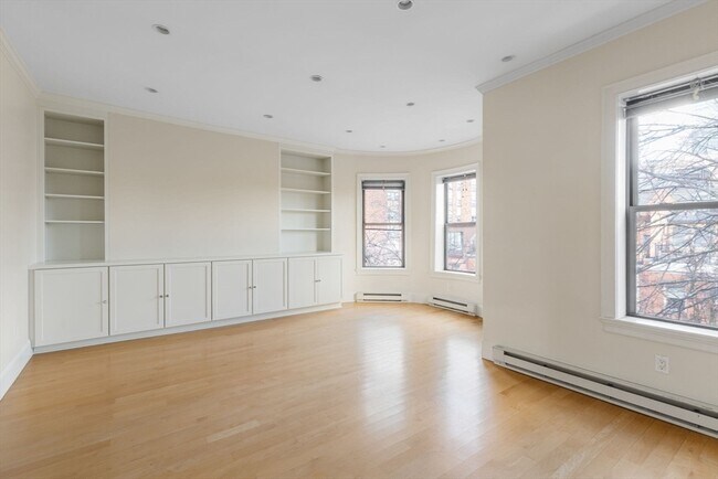 Building Photo - 17 Follen St