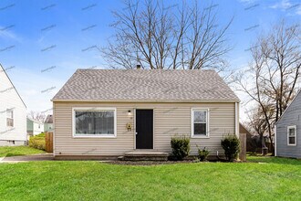 Building Photo - 10 Irene Ave