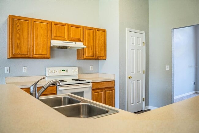 Building Photo - 233 Towhee Rd