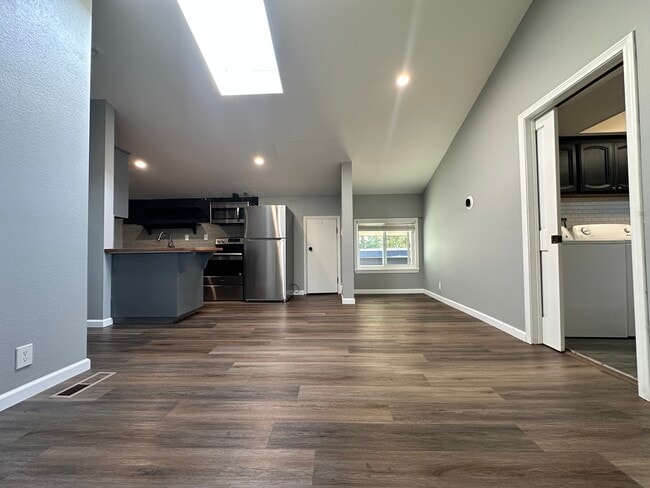 Building Photo - 1350 Camino Cristobal