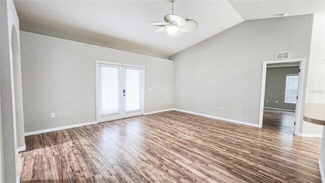 Building Photo - 3519 Kenwood Crossing