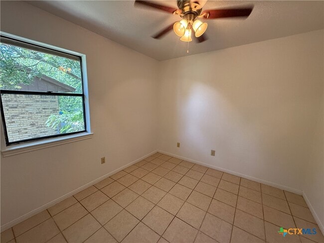 Building Photo - 205 Jason Dr