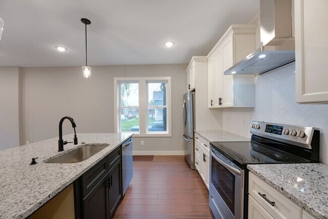 Building Photo - 389-391-391 Berkeley Rd