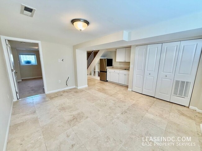 Building Photo - 159 V St NE