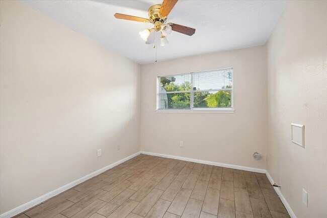 Building Photo - 1307 Southern Hills Rd