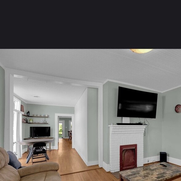 Building Photo - 326 Lyles St