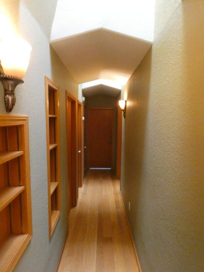 Building Photo - APPLICATION PENDING - *PNW Delight**