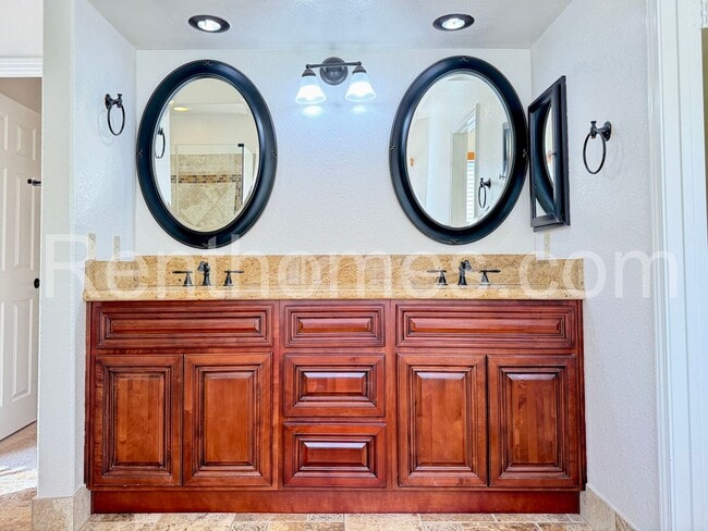 Building Photo - 14265 Marianopolis Way