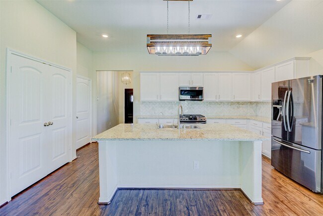 Building Photo - 9547 Summer River Dr