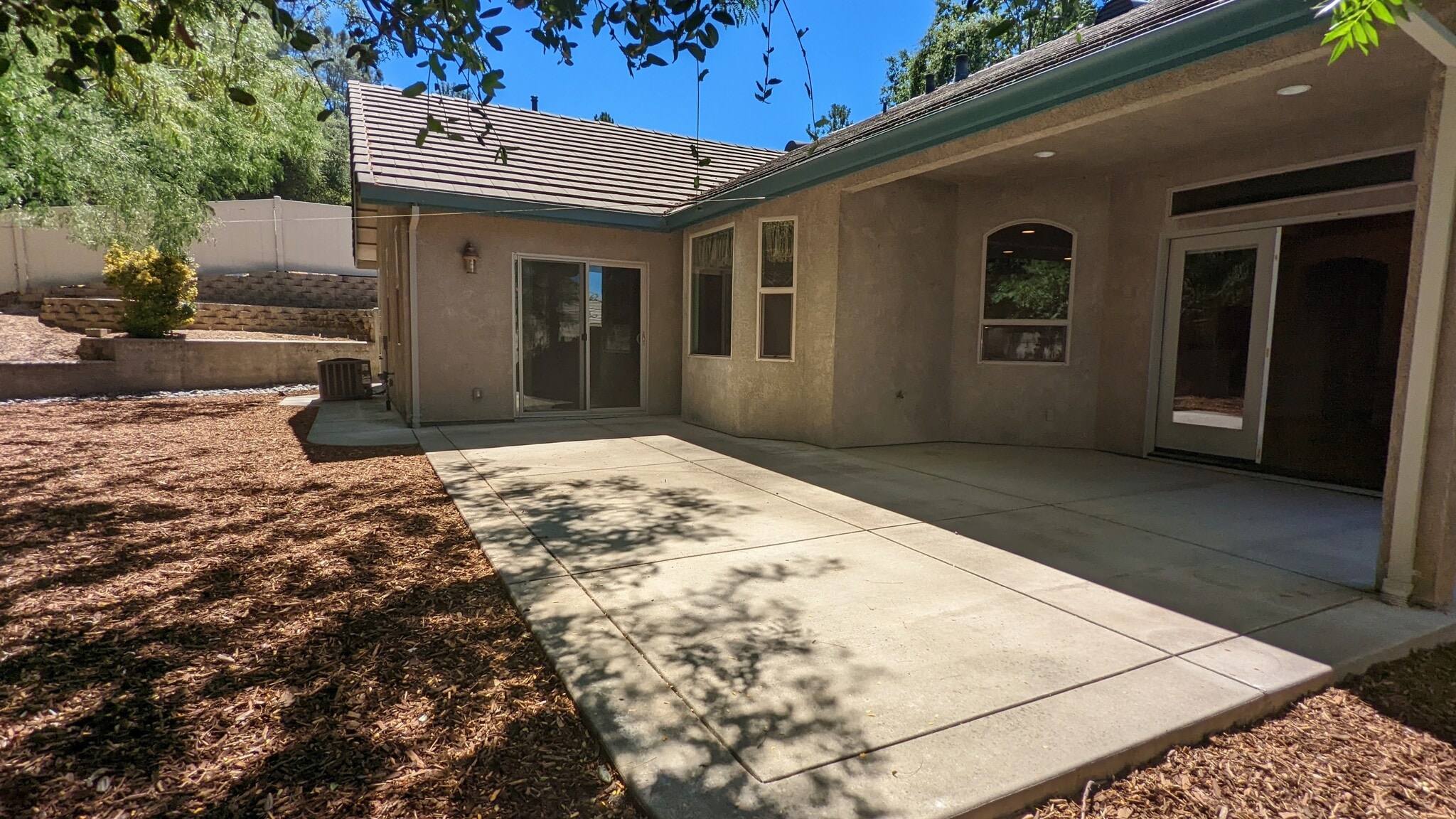 Building Photo - 1043 Diamante Robles Ct