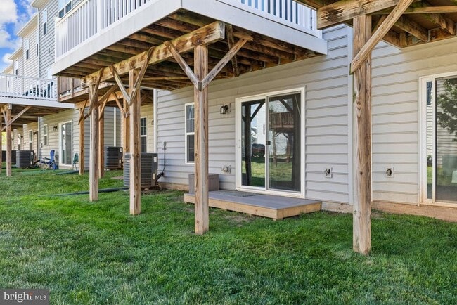 Building Photo - 6196 Willow Pl
