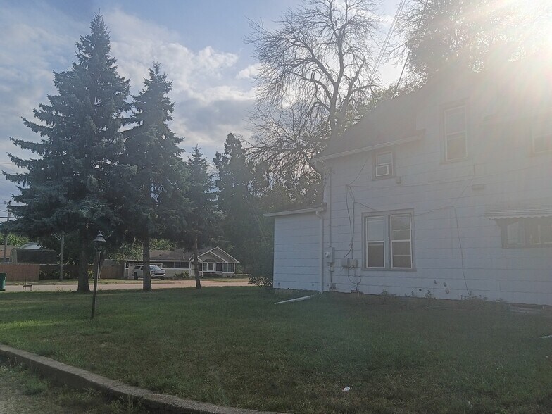 Building Photo - 6304 63rd Ave N