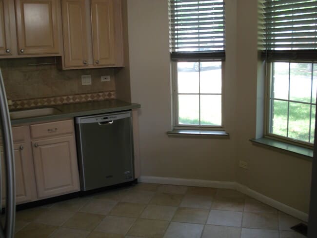 Building Photo - 906 W Happfield Dr