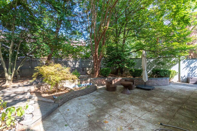 Building Photo - 4611 Charleston Terrace NW