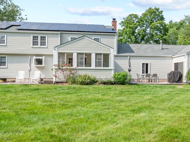 Building Photo - 181 Farms Village Rd