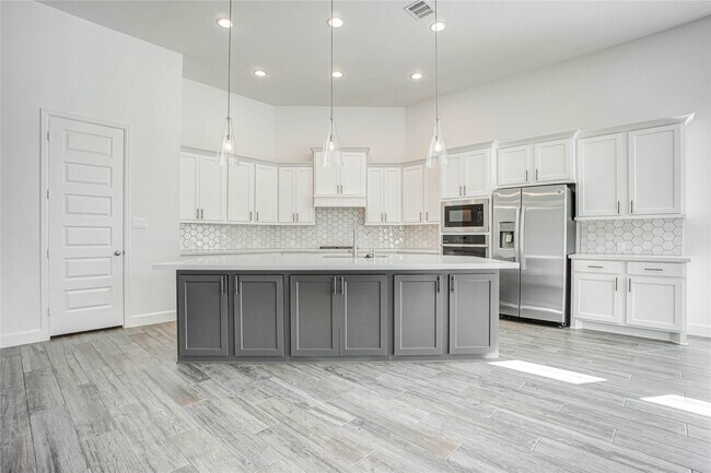 Building Photo - 9814 Chapman Trl