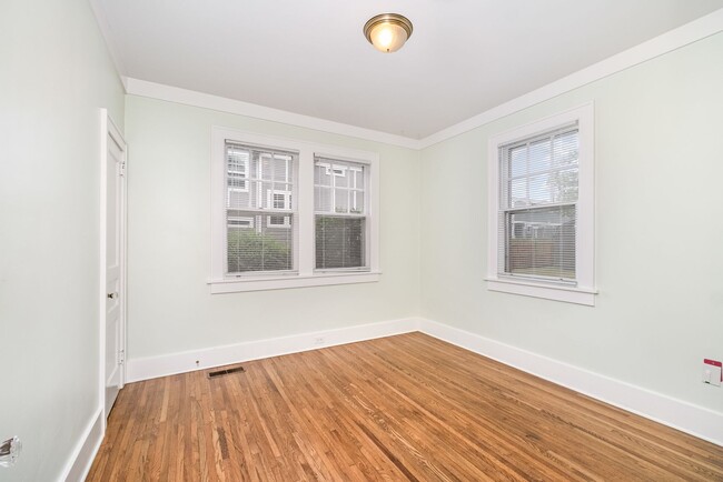 Building Photo - $2,700/month | 3 Bed | 2 Bath | ~1,592 Sq ...