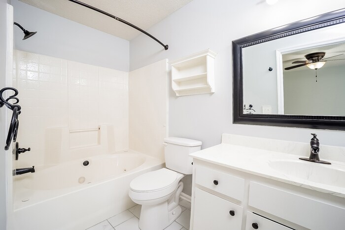 Building Photo - 102 Dartmouth Ct