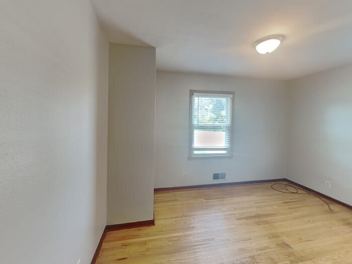 Building Photo - 2080 McKnight Rd N