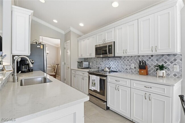 Building Photo - 11041 Iron Horse Way