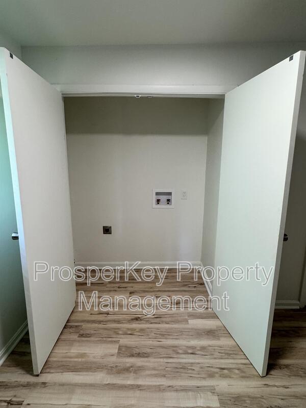 Building Photo - 5217 Dana Dr