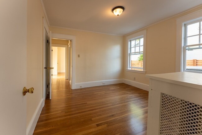 Building Photo - 87 Harnden Ave