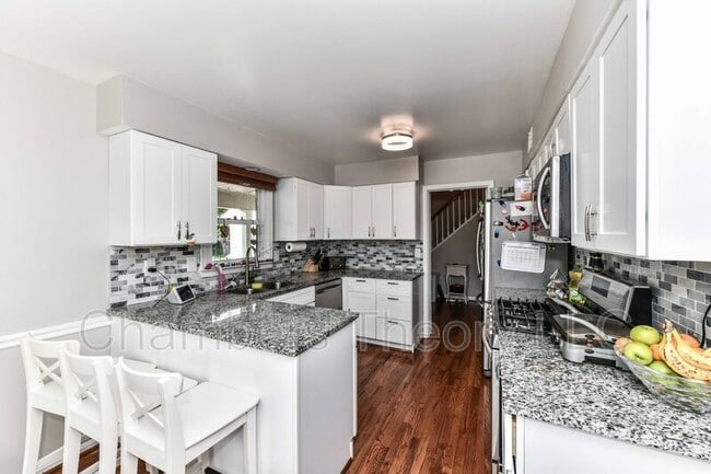 Building Photo - 5703 Pamela Dr