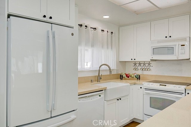 Building Photo - 281 Avenida Carmel