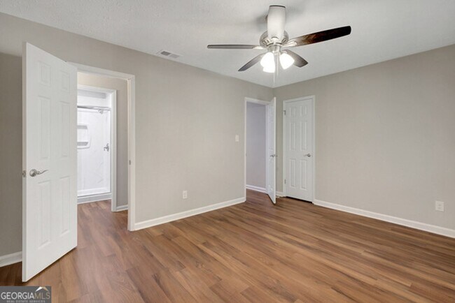 Building Photo - 105 Belle Dr