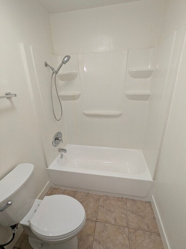 Building Photo - 3 BR / 2 BA Single Story Home in Serra Mesa