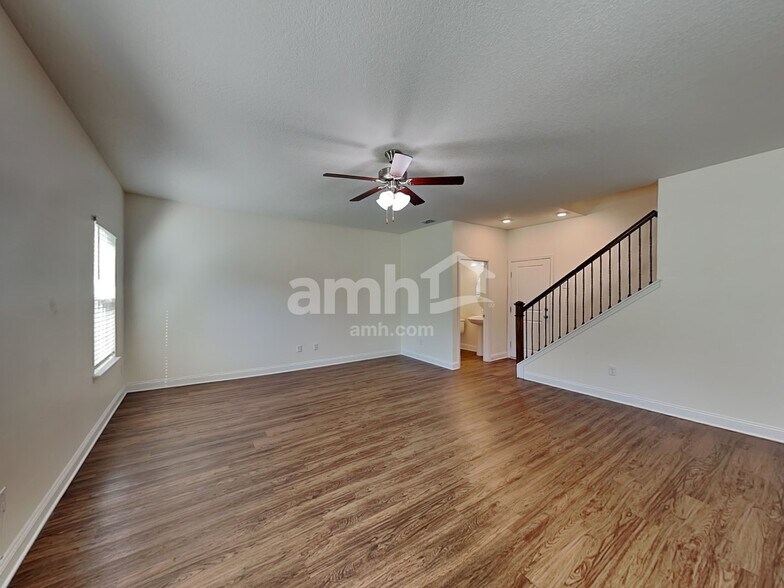 Building Photo - 3154 Creek Village Ln