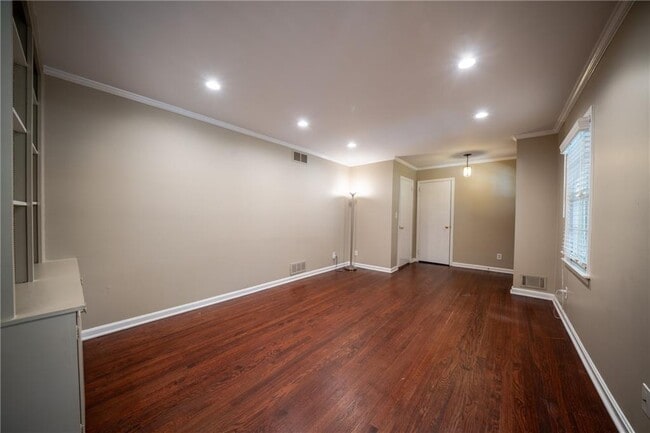 Building Photo - 1501 Diamond Head Dr