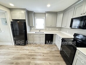 Building Photo - 1412 Shepard St