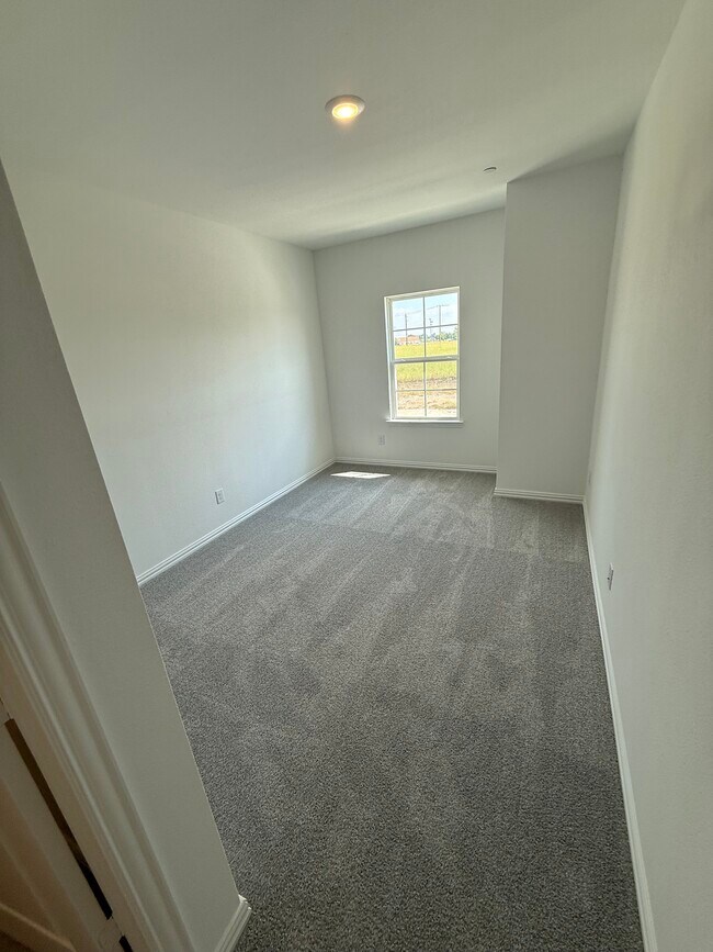 Building Photo - 1028 Bristleleaf Wy