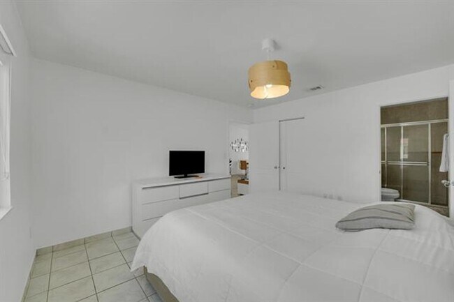 Building Photo - 17255 NW 72nd Ct