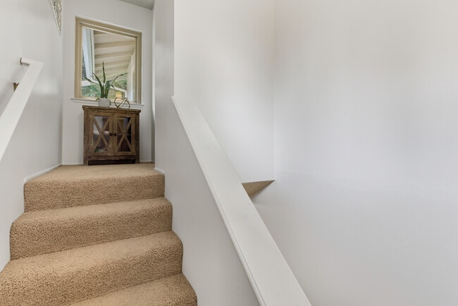 Building Photo - 1123 San Ramon Valley Blvd