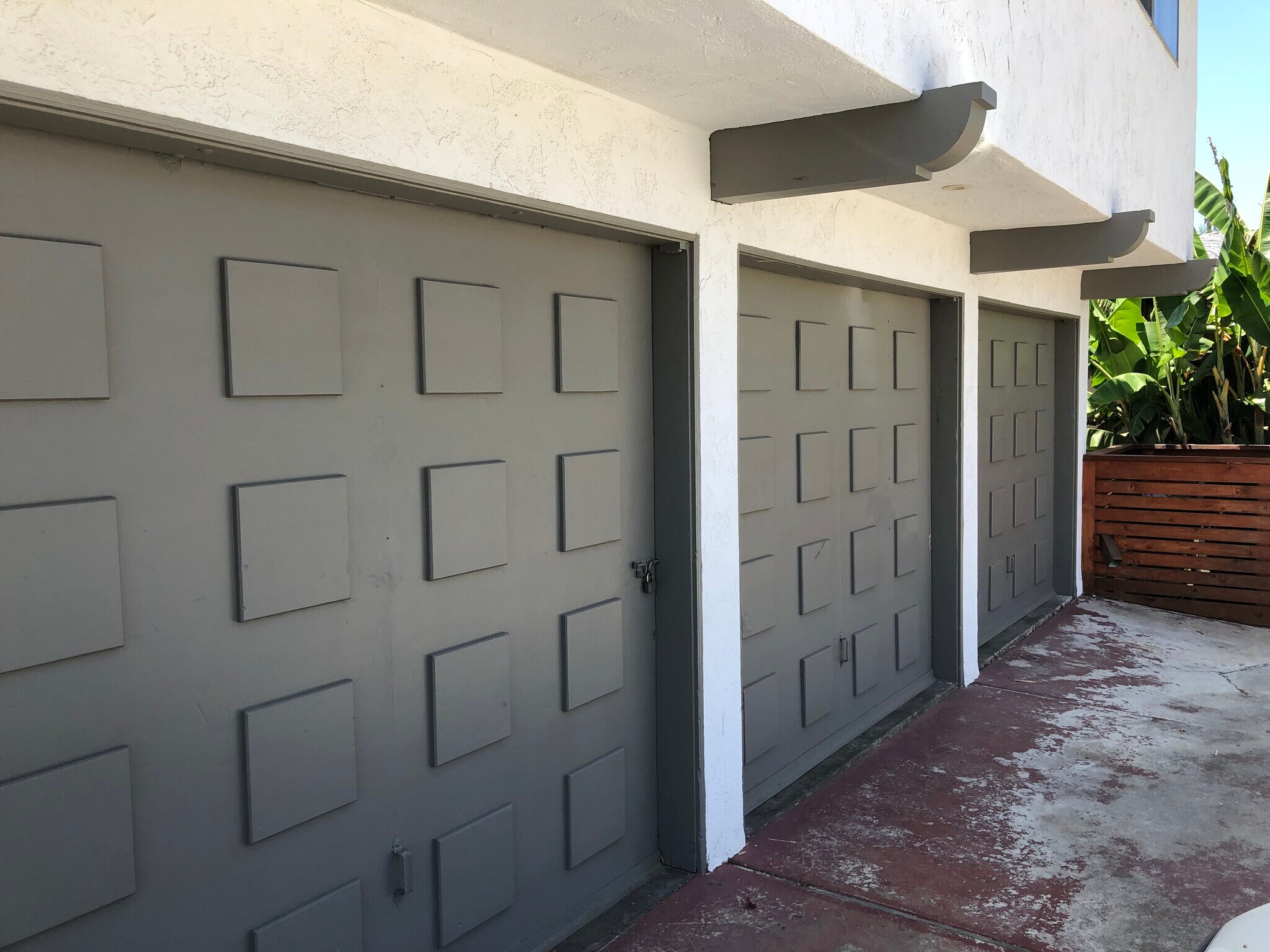 Deep garage_storage cabinet_parking in front of garage - 227 La Paloma