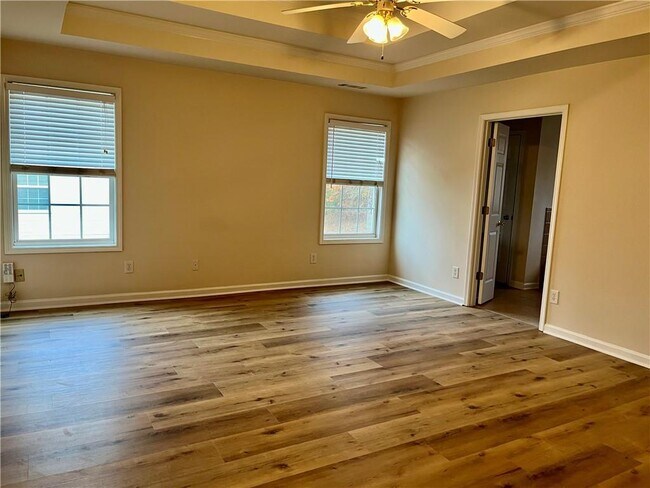 Building Photo - 283 Grand Ashbury Ln