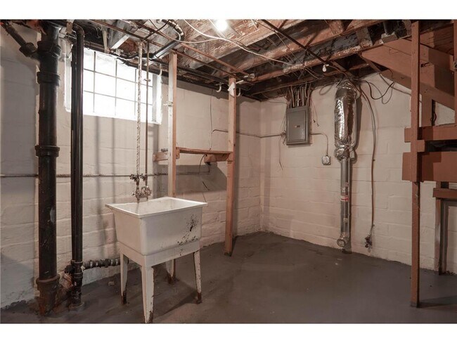 Building Photo - 3822 Fremont Ave N