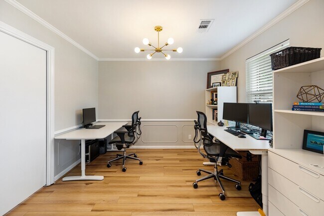 Building Photo - 4411 Deer Lodge Dr