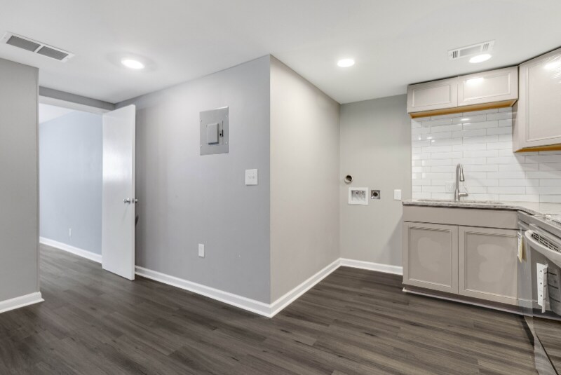 Building Photo - 2058 Nettie Ct