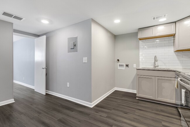 Building Photo - 2058 Nettie Ct