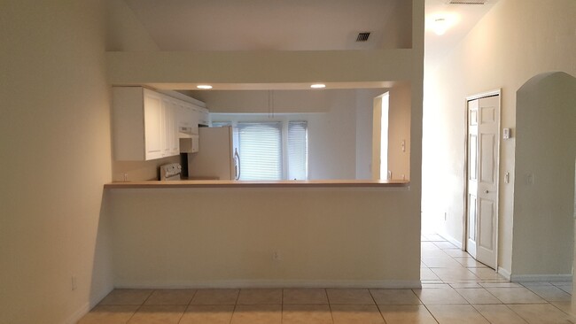 Building Photo - Affordable 3 bedroom 2 bath 1 car garage d...