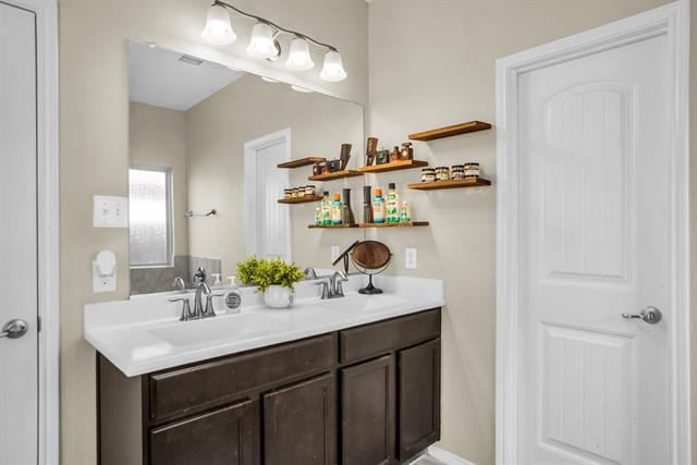 Building Photo - 3014 Rosemount Ln