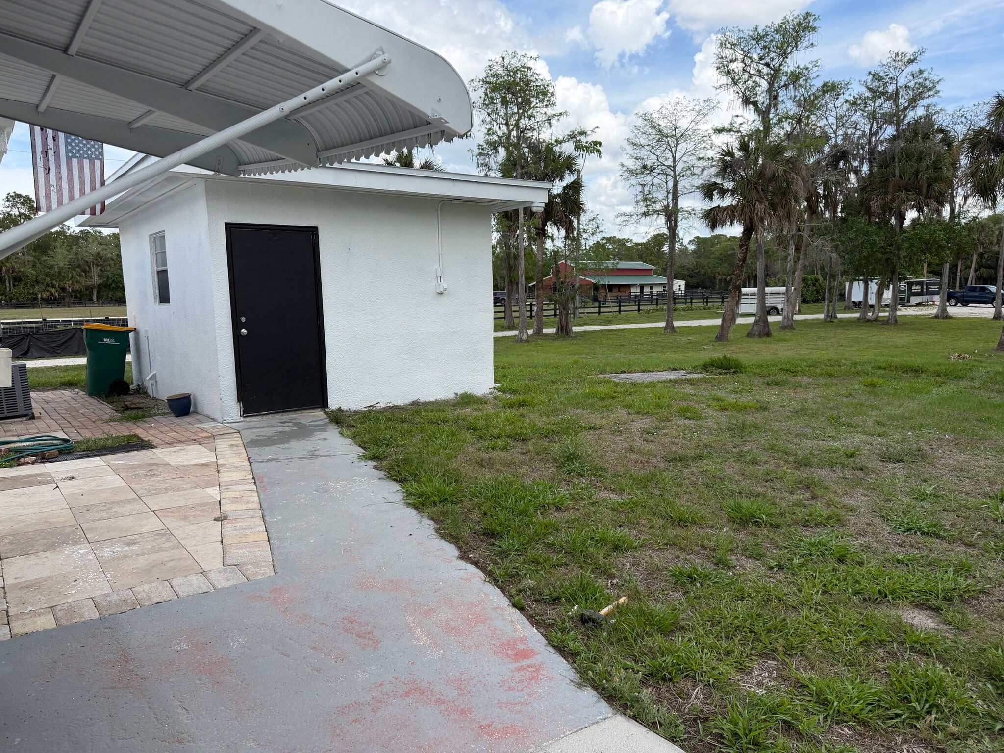 Building Photo - 1818 Richards St