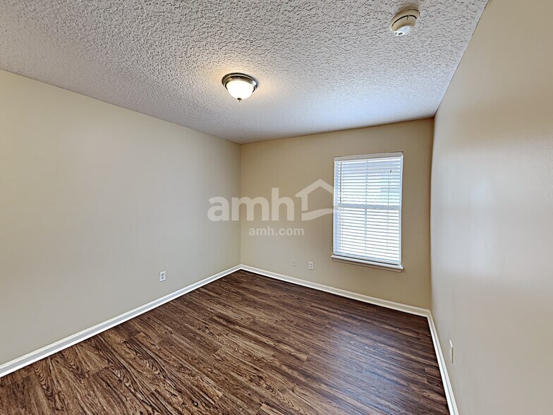 Building Photo - 6251 Devonhurst Dr