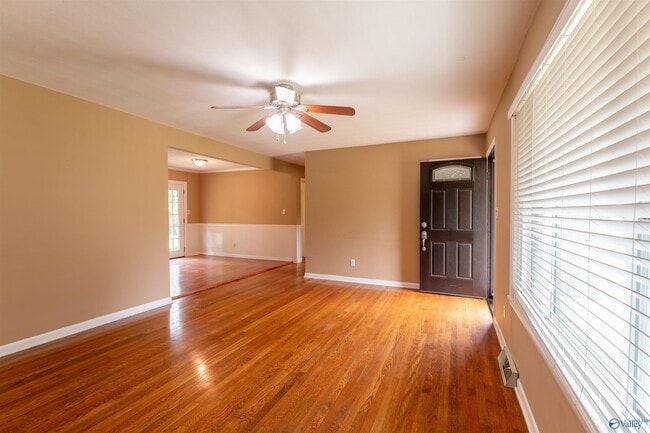 Building Photo - 612 Marion Dr