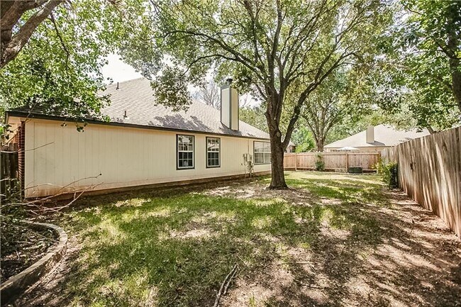 Building Photo - 17002 Hillside Dr