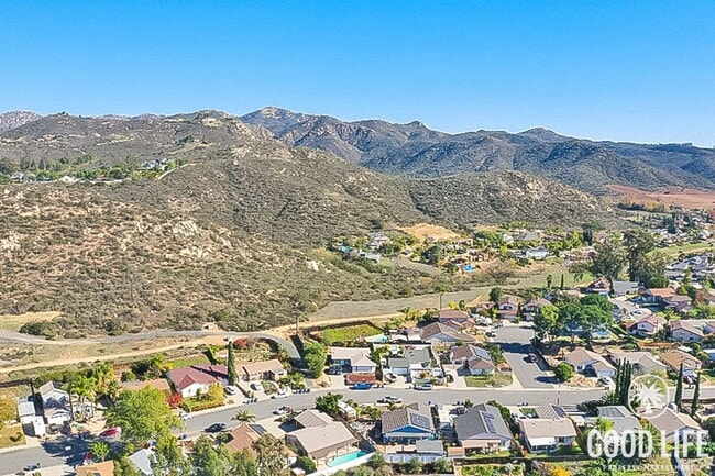 Building Photo - Beautiful 4B/2BA Home in Poway Available for Rent!